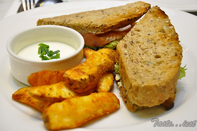 Sandwich with Smoked Salmon