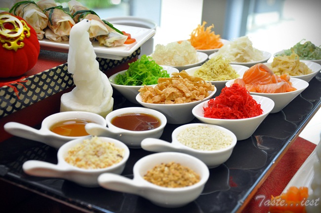 Fresh salmon Yee Sang