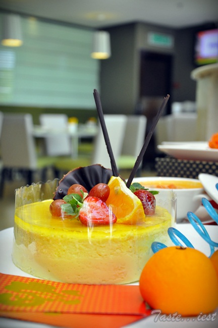 Baked mandarin orange cheese cake