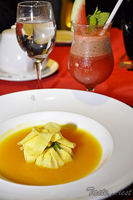 Braised Golden Superior Broth with Seafood Dumpling