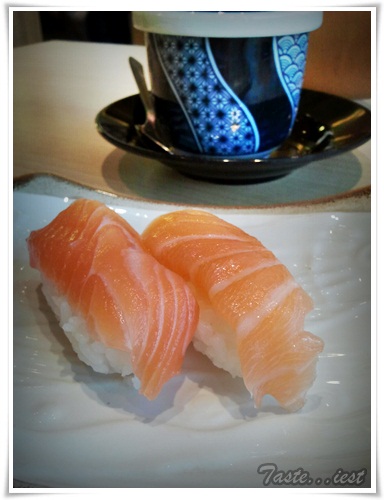  Salmon Sushi 